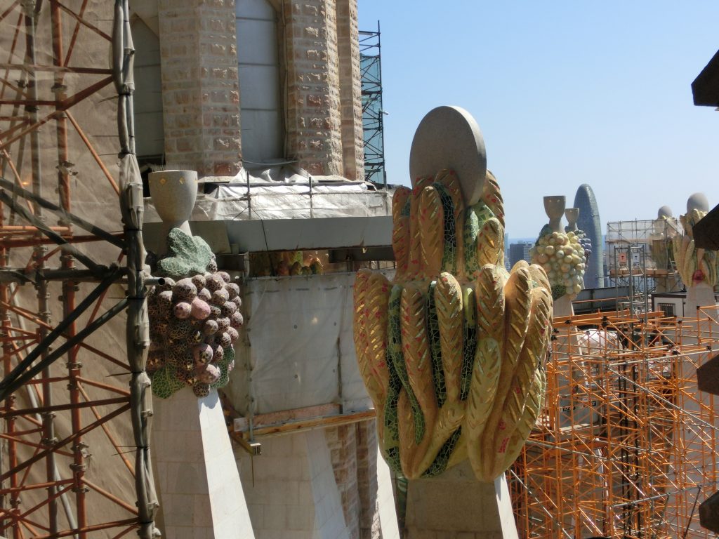 サグラダ・ファミリアの生誕のファサードから見える彫刻