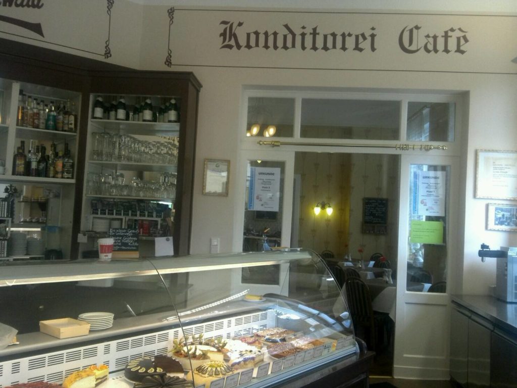 バームクーヘンで有名なベルリンの「ブッフバルト（buchwald）」という老舗カフェ