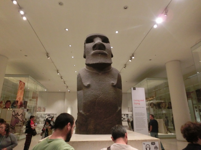 大英博物館のイースター島の巨像