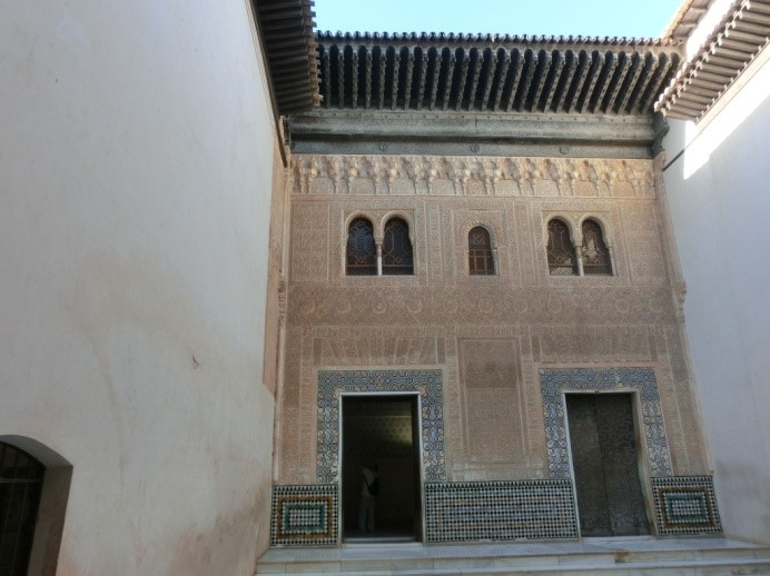 アルハンブラ宮殿のメスアールの中庭