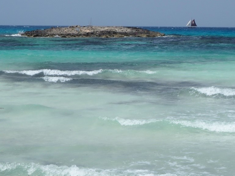 フォルメンテーラ島のプラヤ・デ・イリェタス(Playa de Ses Illetes)ビーチ