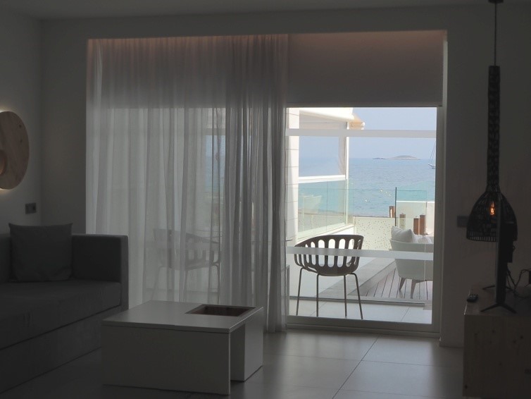 イビサ島の五つ星ホテル、ワン・イビサ・ビーチ・スイート(One Ibiza Beach Suites)の客室