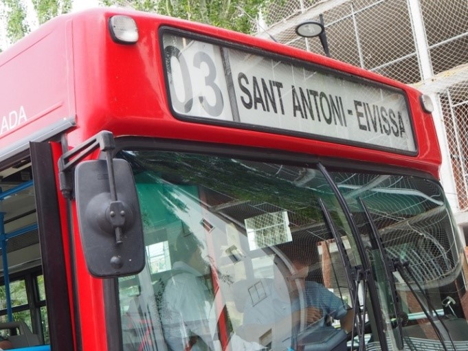 イビサタウンからサン・アントニ(San Antoni)行きのバス