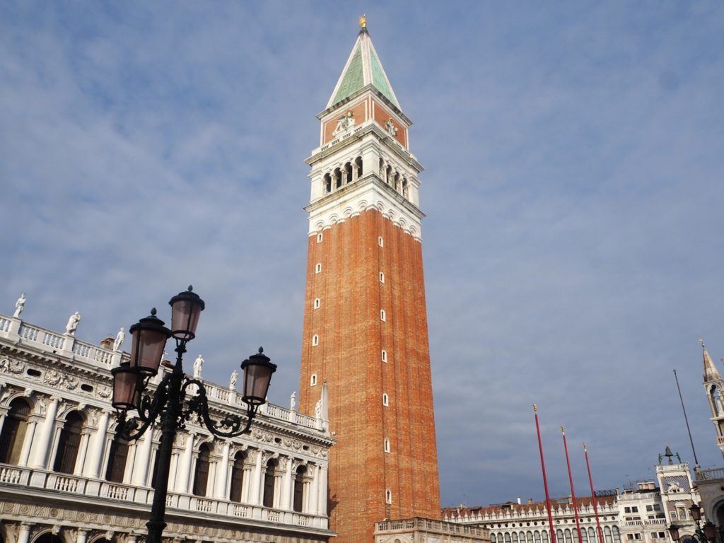 ヴェネツィア１高い建物 鐘楼から見る絶景 Tabily