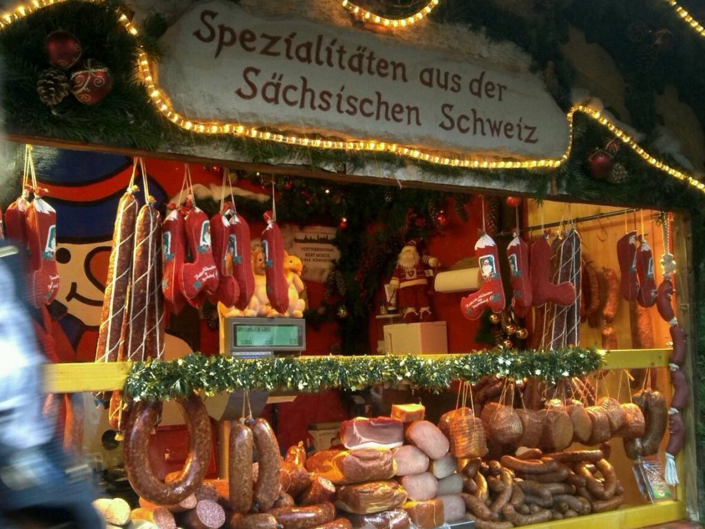 ドレスデン・シュトリーツェルマルクト((The Dresden Striezelmarkt)のクリスマスマーケットのサラミ屋