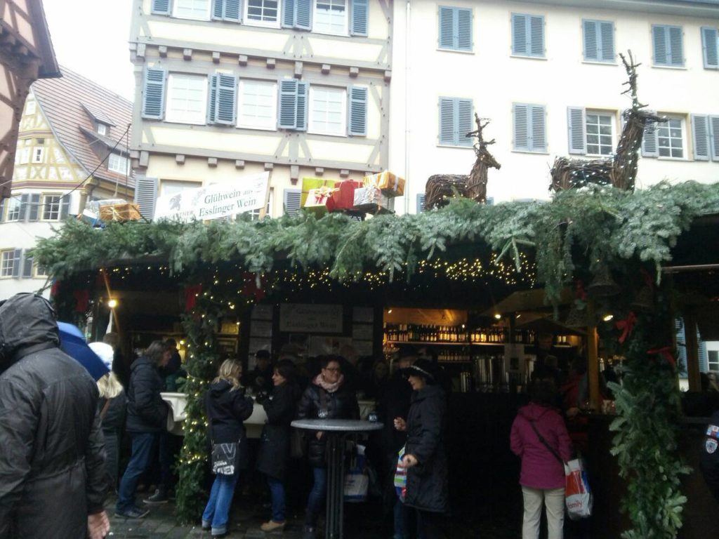 エスリンゲンのマルクト広場のクリスマスマーケット