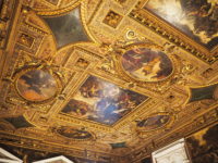 ヴェネツィアのスクオーラ・グランデ・ディ・サン・ロッコ(Scuola Grande diSan Rocco)の2階大広間(Sala Capitolare)のティントレットの絵画