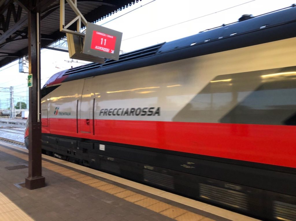 トレニタリア(Trenitalia)のFrecciarossa（フレッチャロッサ）と呼ばれる特急列車