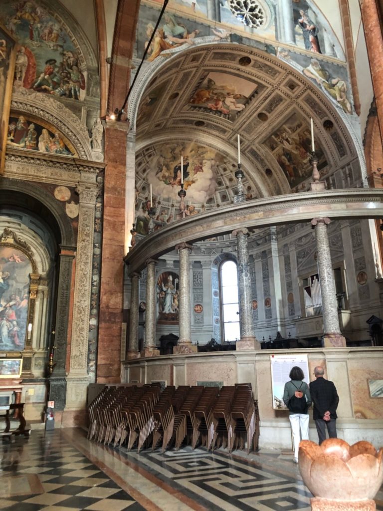 ヴェローナのドゥオーモ(Duomo di Verona)内の様子