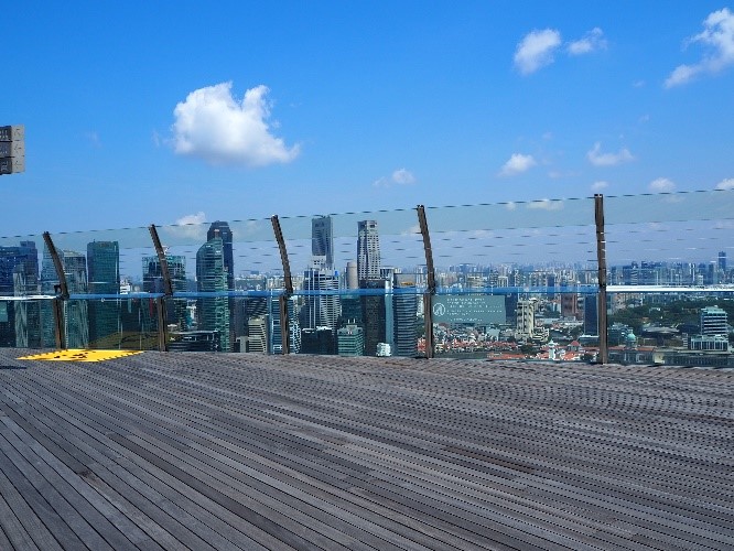 シンガポールのサンズ・スカイパーク展望デッキ(sands skypark observation deck)