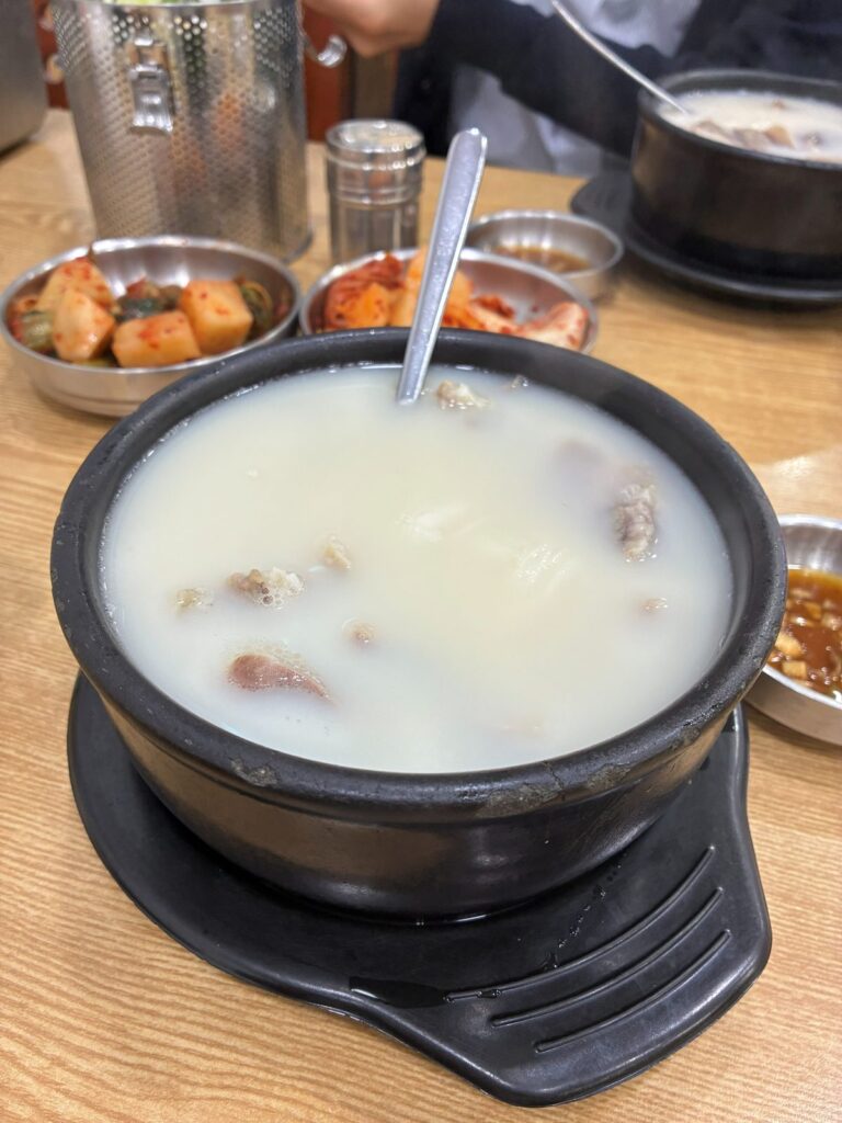 里門ソルロンタン牛コツスープ
