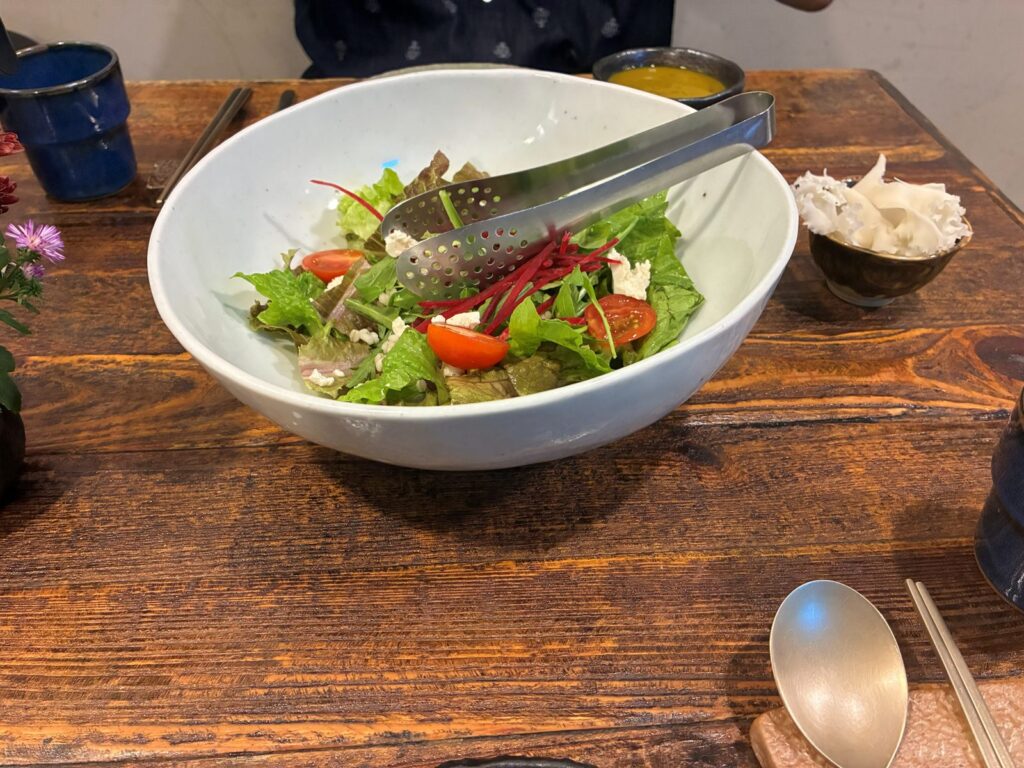 コッパベピダのコース料理のサラダ